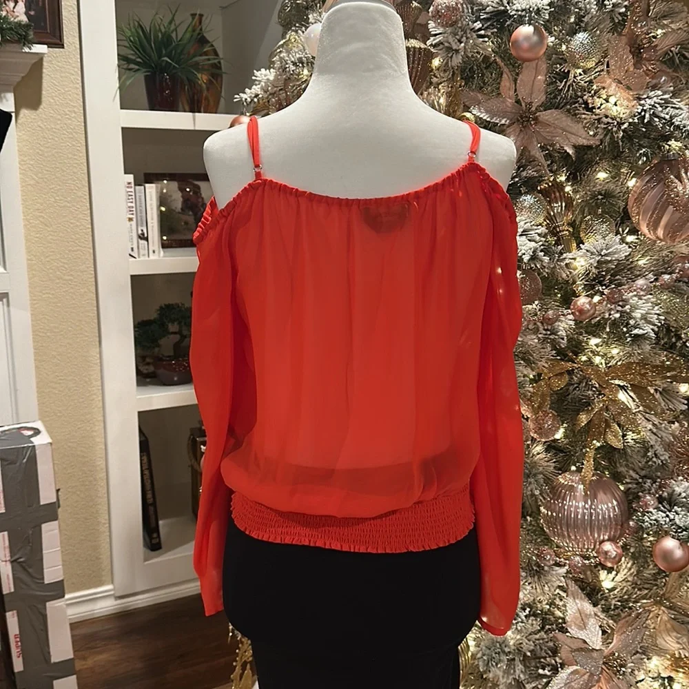 Bebe top. - Picture 5 of 7